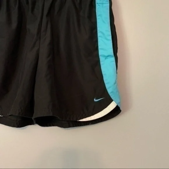 NIKE Women’s Shorts - Picture 3 of 7